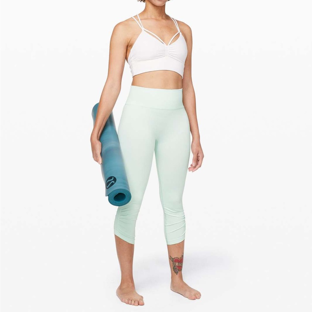 NWT / Lululemon Ebb to Street Crop 21"
